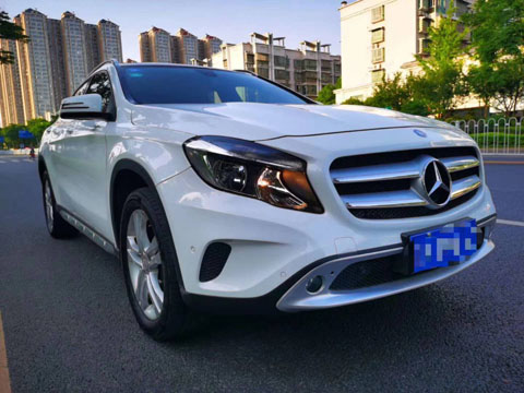 16年- 奔馳GLA200 自動(dòng)雙天窗